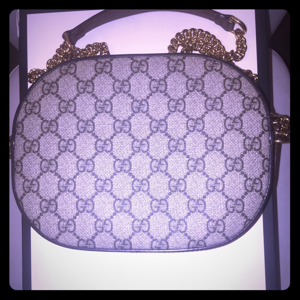 Authentic Gucci Gg supreme Monogram mini chain bag
